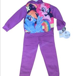 2 Piece Set sweatpants and sweatshirt